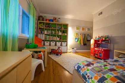 Una amplia habitación para niños