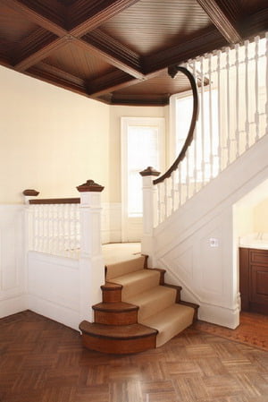 interior_casa_escaleras