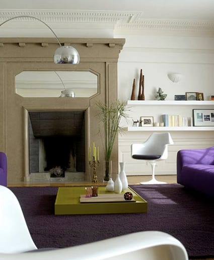 Un elegante recibidor morado