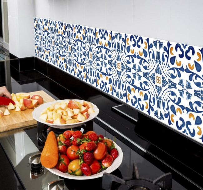 Azulejos adhesivos para renovar la cocina