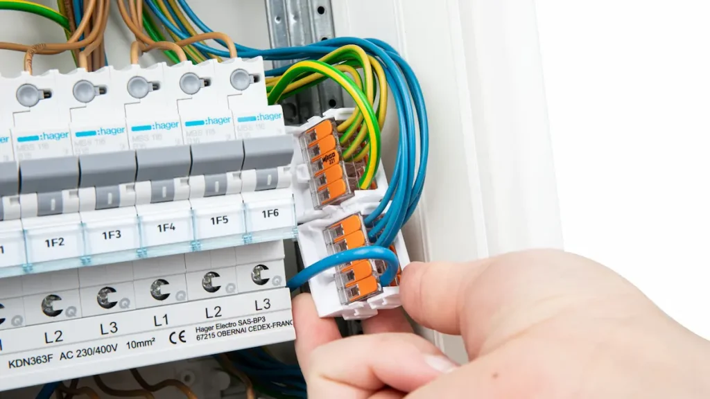 Conexiones eléctricas rápidas en casa